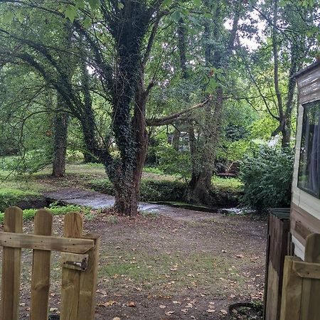 Mobile Home Situe Au Coeur Du Lac Blangy-le-Château Exteriör bild